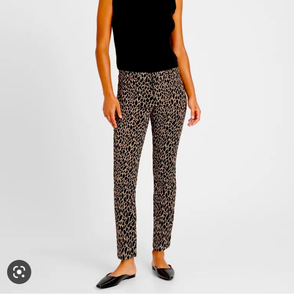 Banana Republic women’s Sloan pant in giraffe print